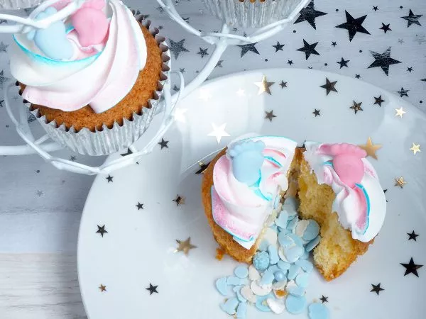Gender reveal cupcakes