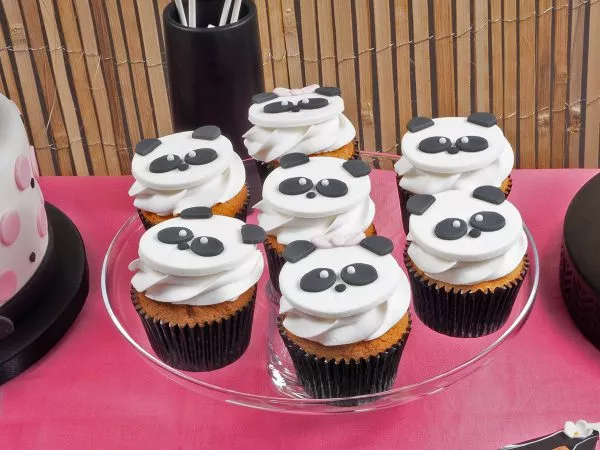 Panda cupcakes