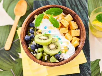 Don't worry about a thing ... With this delicious Tropical Cake Bowl, every little thing is gonna be ok.. A clear blue sky and sunshine will complete this summer party.