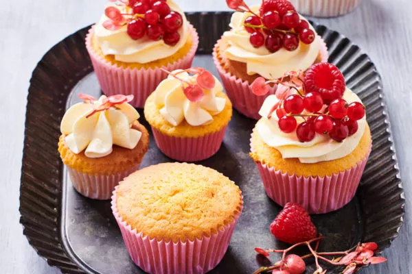 Glutenvrije cupcakes met rood fruit