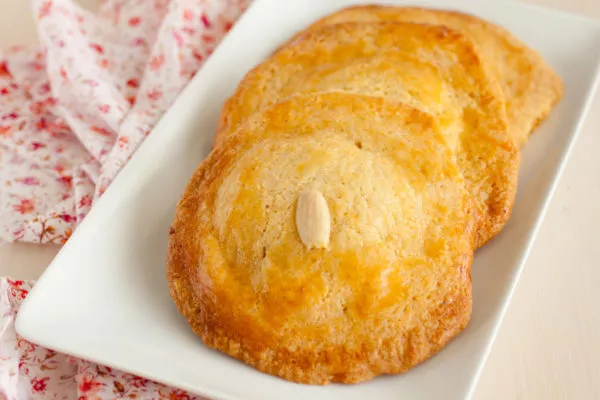 Almond cookies