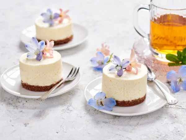 Mini natural bavarois pastries