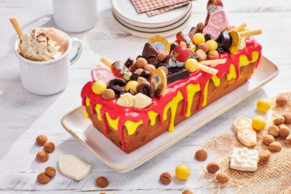 Gevulde Sinterklaas cake met dubbele drip