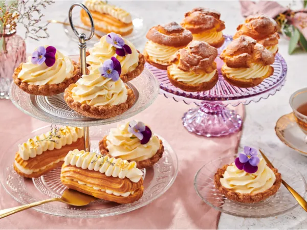 Eclairs with Swiss Cream
