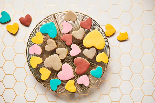 Heart cookies with sugar paste