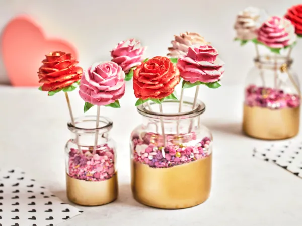 Metallic rozen cake pops