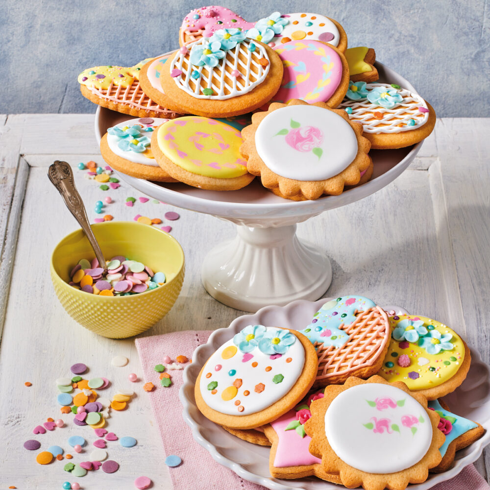 F10140 FunCakes Mix For Royal Icing Ambience Image