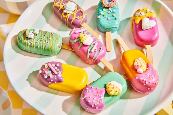Cake popsicles