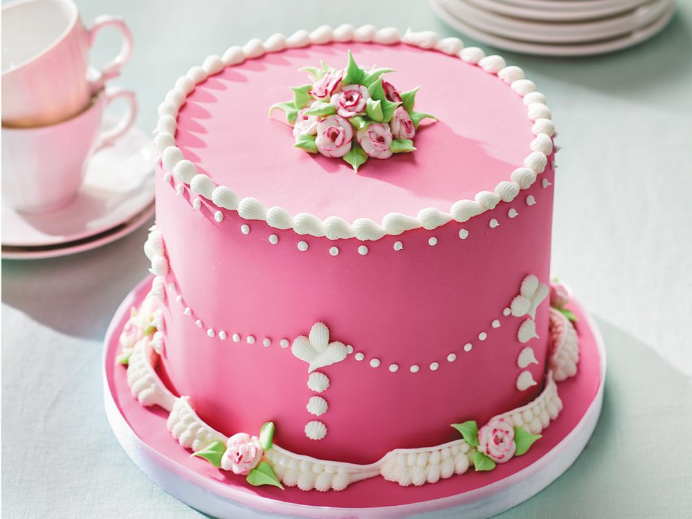 Mastering Royal Icing Cake Decorations: Tips, Techniques, and Recipes