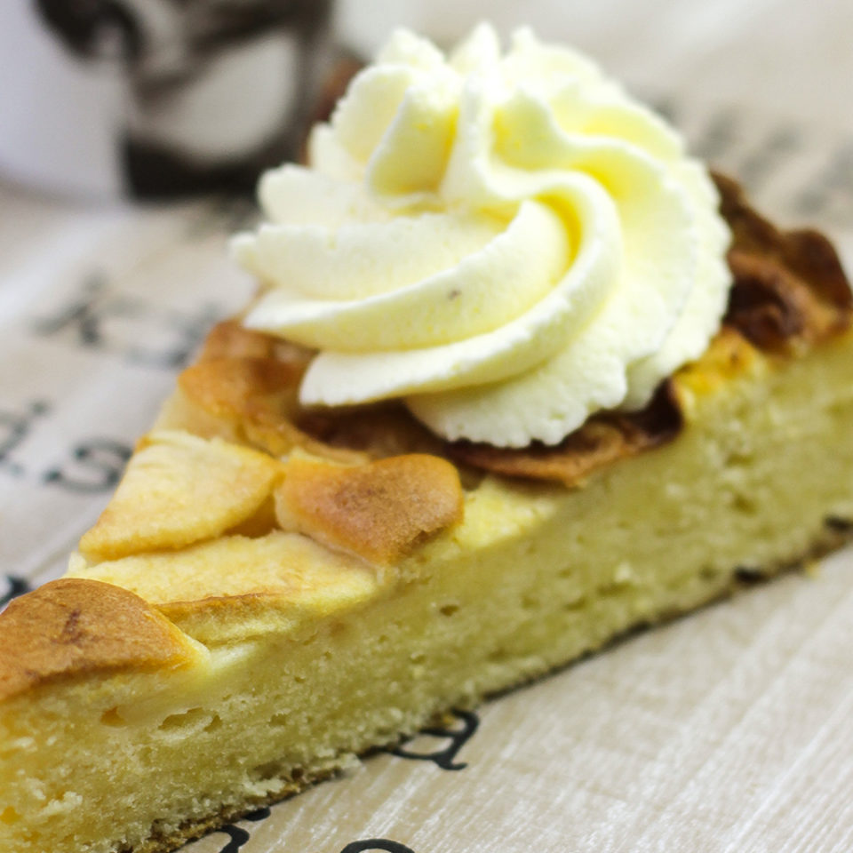 Apple cake with Swiss cream
