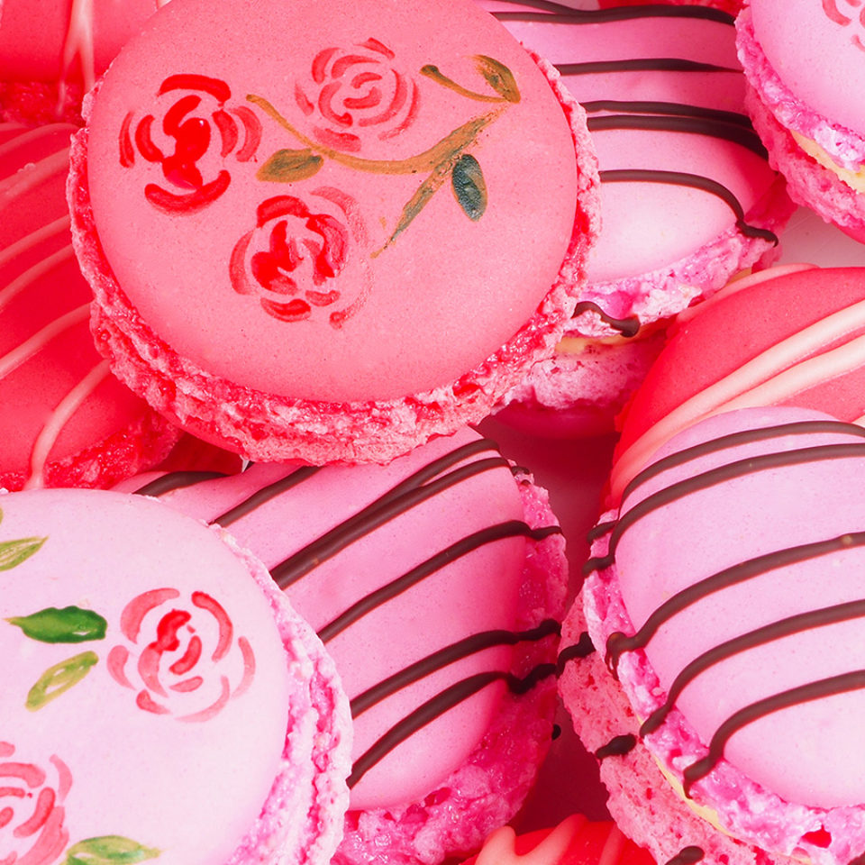 Valentine's Day macarons - FunCakes