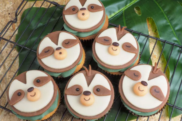 Sloth cupcakes