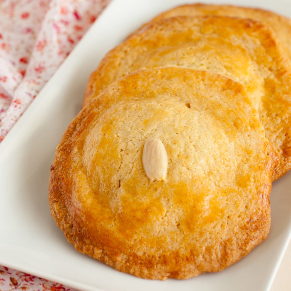 Almond cookies