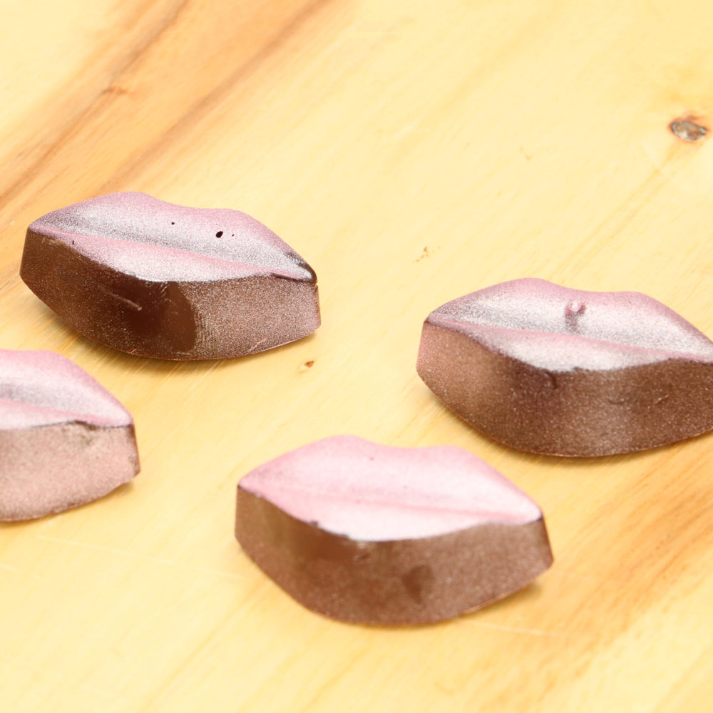 FC5036 FunCakes Chocolate Moulds Lips2