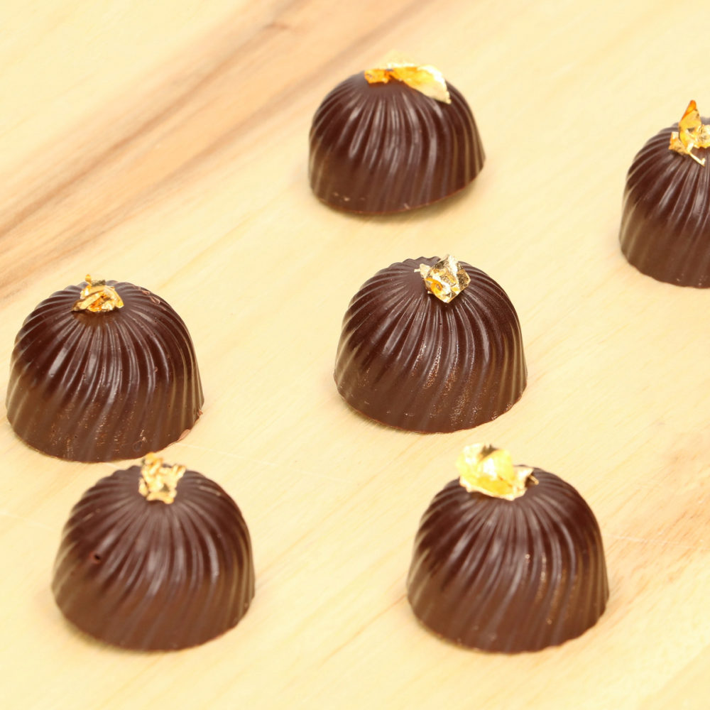 FC5046 FunCakes Chocolate Mould Swirl2