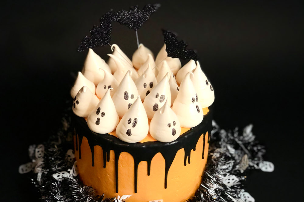 Spiderweb Cake - Easy Halloween Chocolate Pumpkin Cake