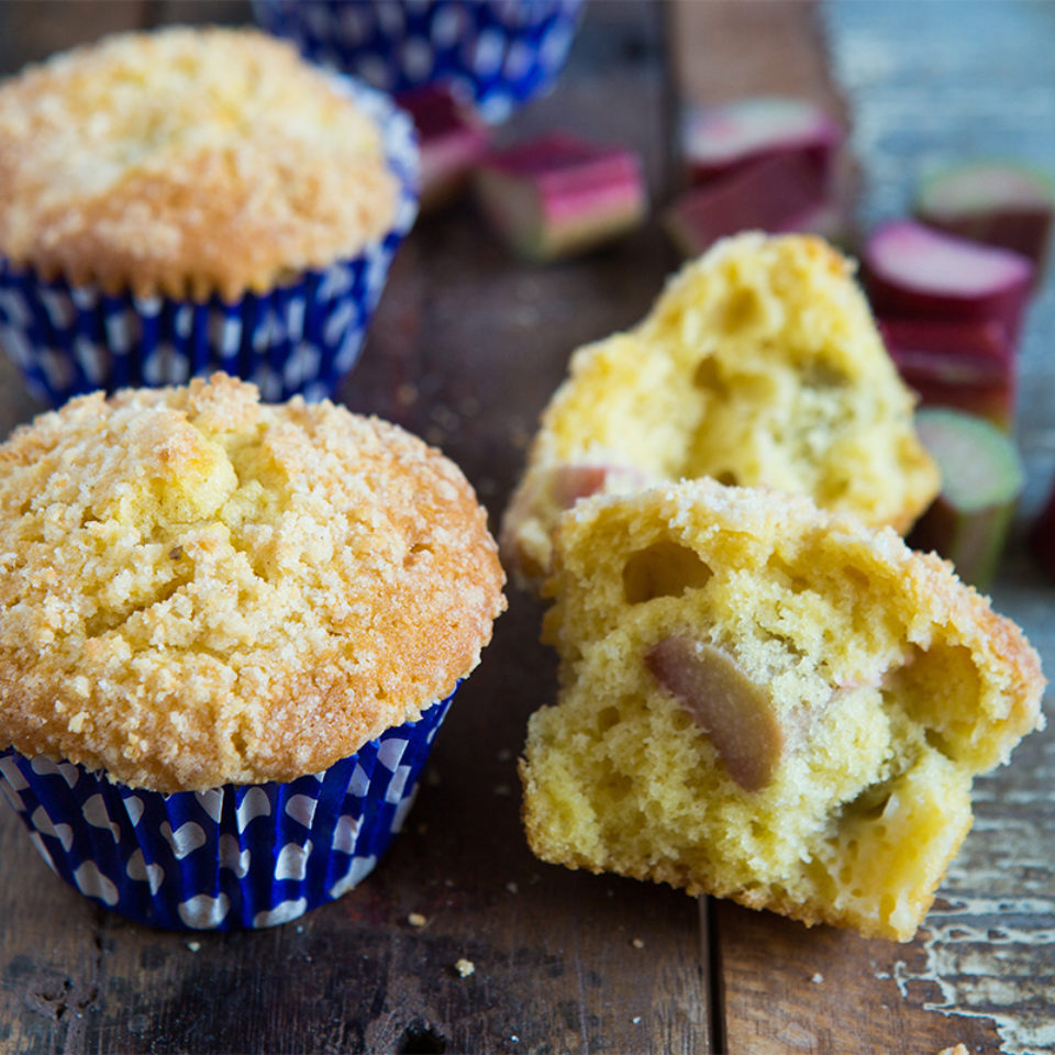 Rabarbermuffins met kaneel crumble