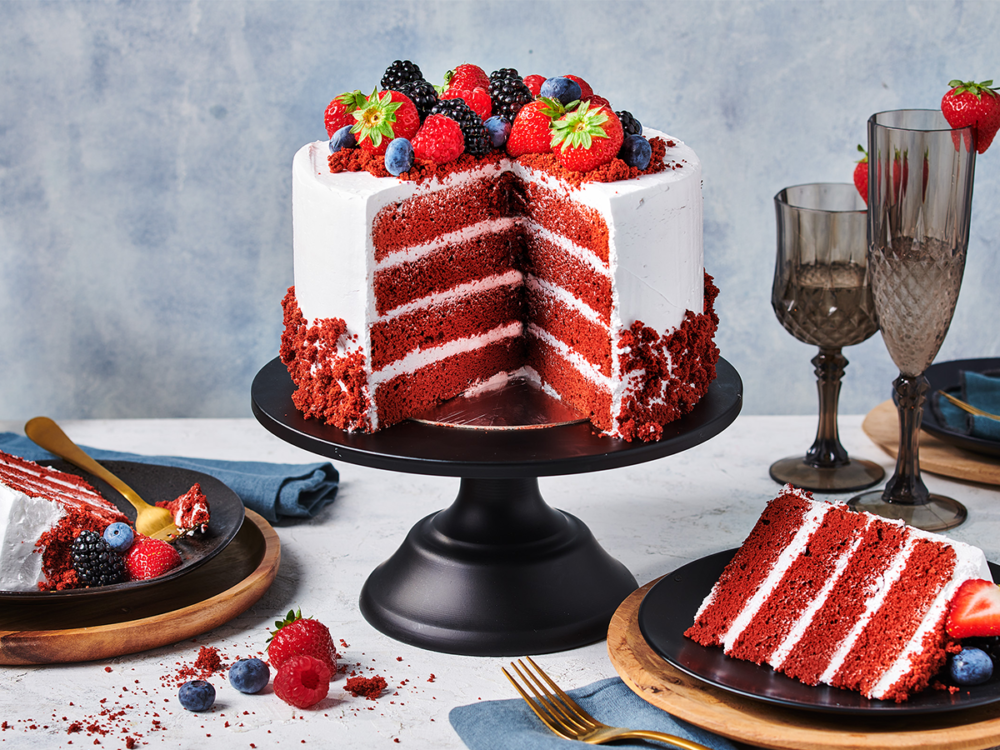 Red velvet cake with fruit - FunCakes