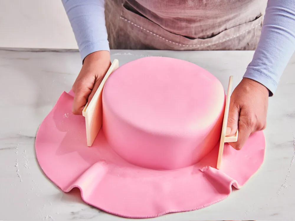 Best Fondant/Sugar Paste Cutters to have when starting Cake Decorating -  Happy Foods Tube