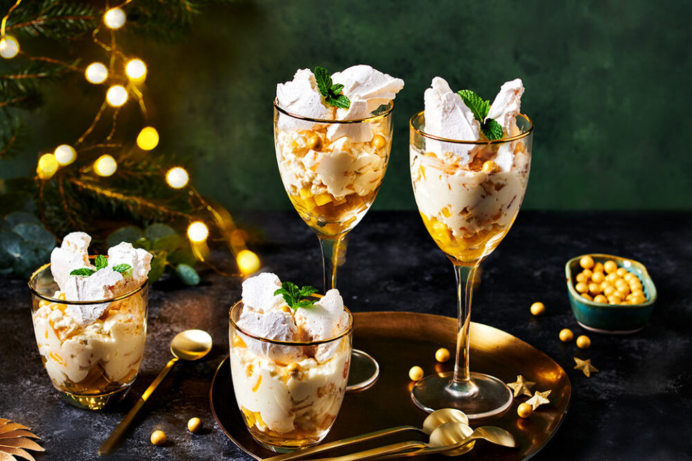 Fun Cakes 20211125 Oud & Nieuw Eaton Mess 02 Feestelijke Eton Mess met geel fruit