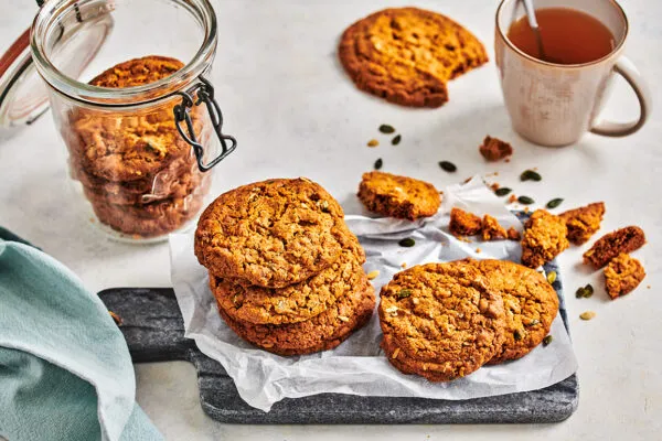 Crunchy spelt cookies