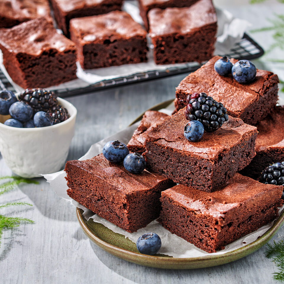 Halal brownie met blauwe bessen en bramen