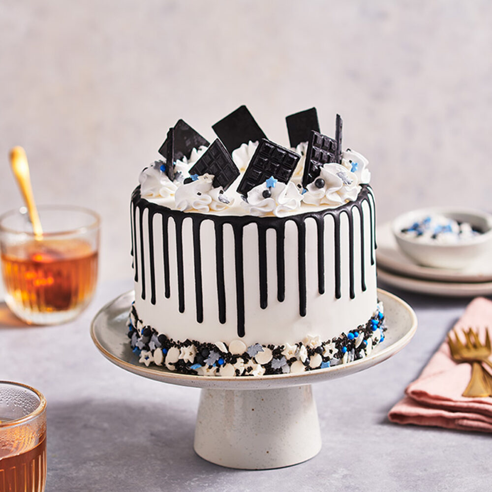 F54265 FunCakes Choco Drip Black Ambience