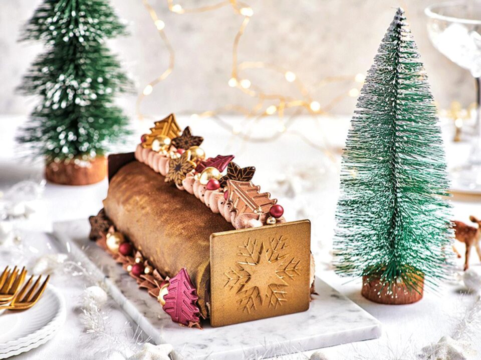 Christmas-cake-roll-960x720-c-