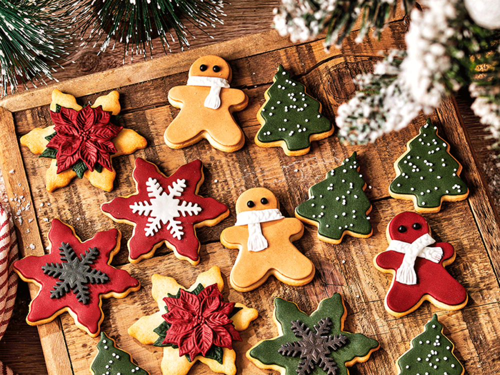 Shimmering Christmas cookies - FunCakes
