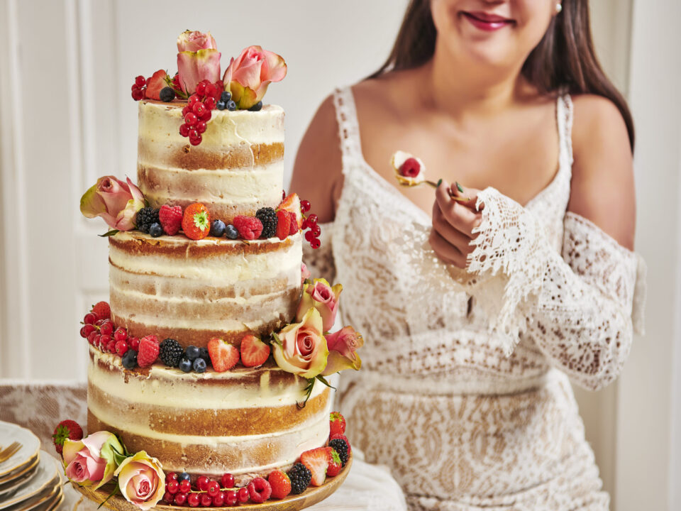 Naked wedding cake - FunCakes