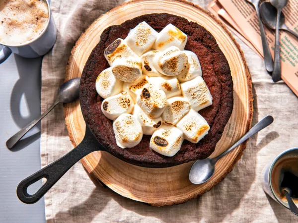 Skillet cookie with marshmallows