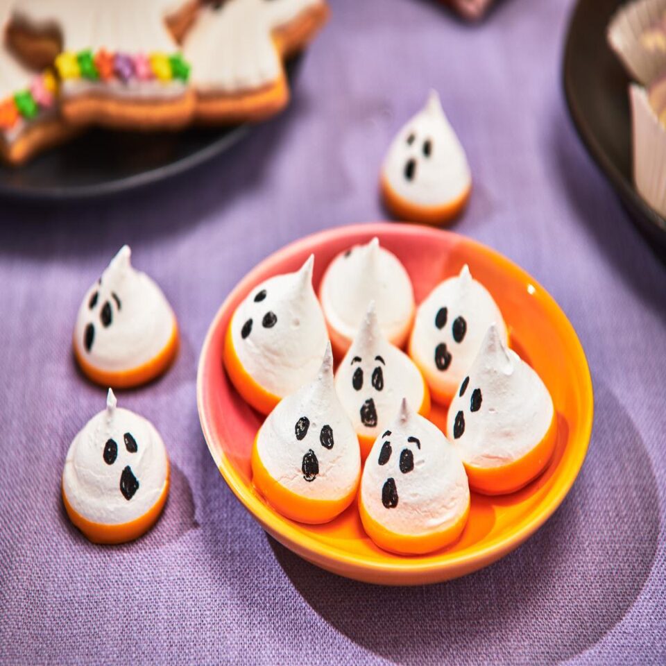 Summerween Meringue Spookjes